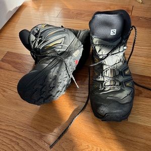 Gore Tex Salomon Mid Hiking Boots